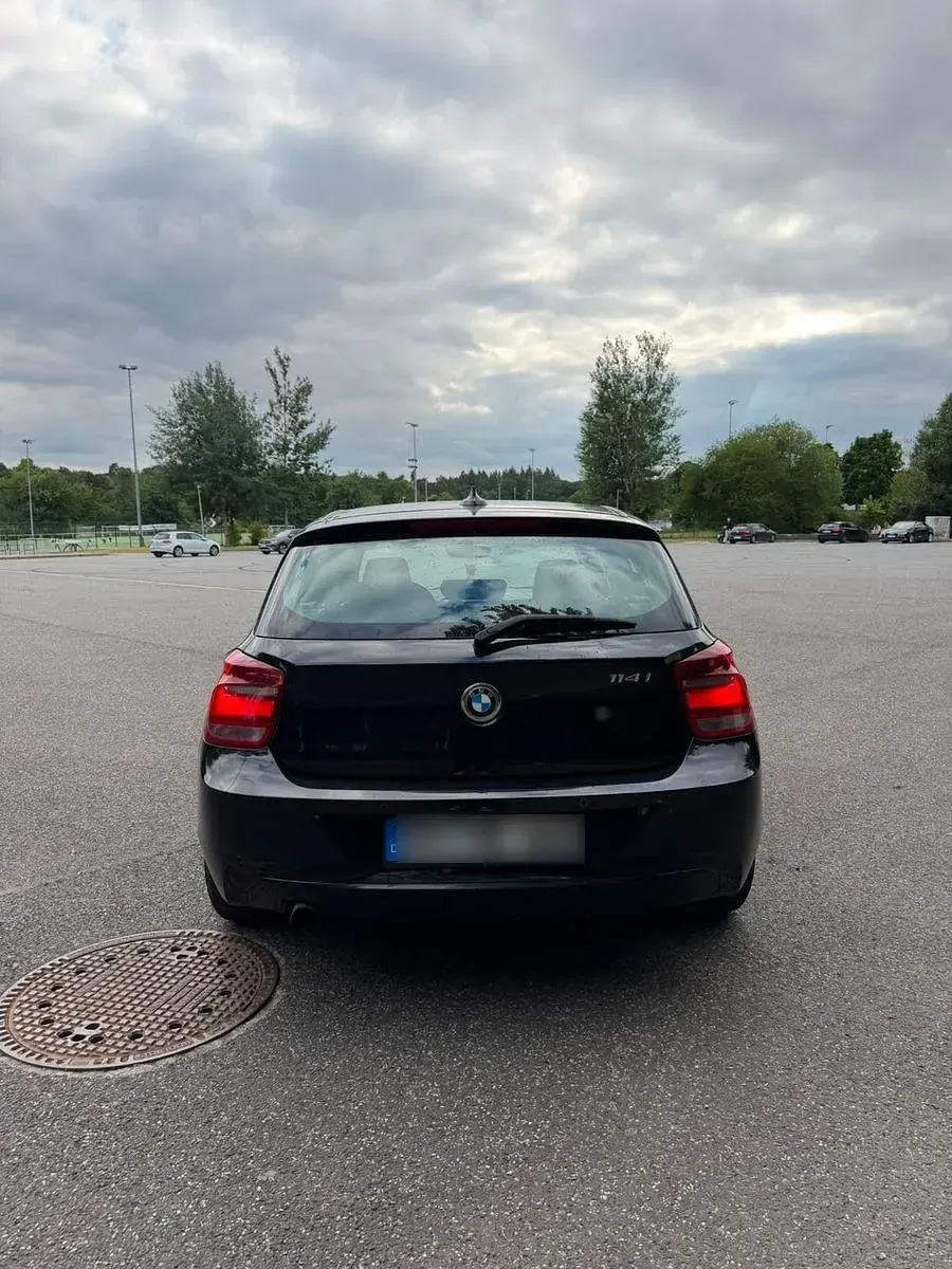 Gebraucht BMW 114 102 PS (75 kW) 2014 Schwarz Kleinwagen