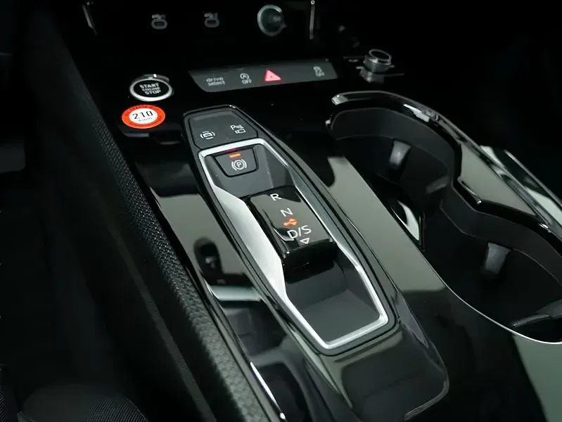 Gebraucht Audi A5 150 PS (110 kW) 2025 Schwarz Kombi