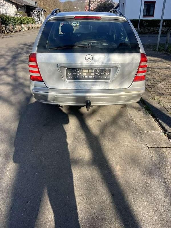 Gebraucht Mercedes C200 Classic 122 PS (89 kW) 2003 Silber Kombi