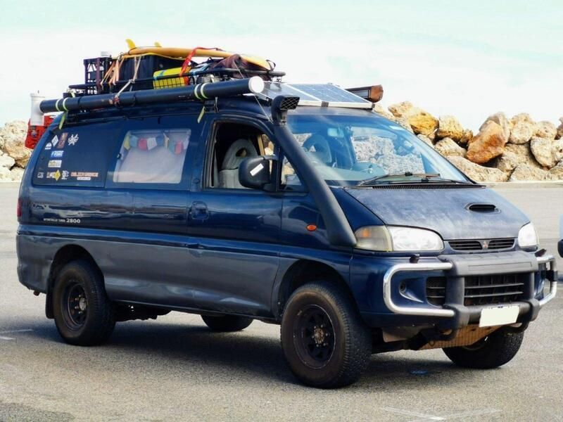Blau Gebraucht 1996 Mitsubishi L400 Van / Kleinbus | 20.500 € - Bild 1/4
