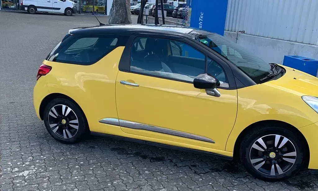 Gebraucht Citroën DS3 Chic 95 PS (69 kW) 2010 Gelb Kleinwagen