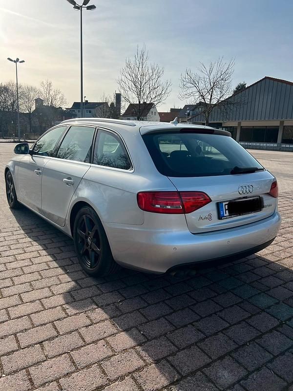 Gebraucht Audi A4 143 PS (105 kW) 2009 Grau Kombi