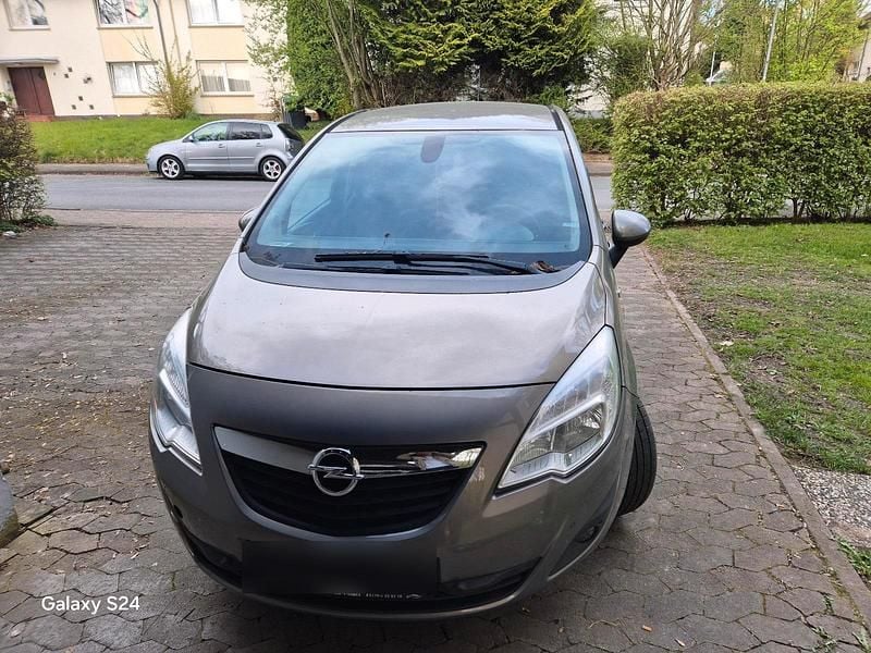 Gebraucht Opel Meriva 100 PS (73 kW) 2010 Silber Van / Kleinbus