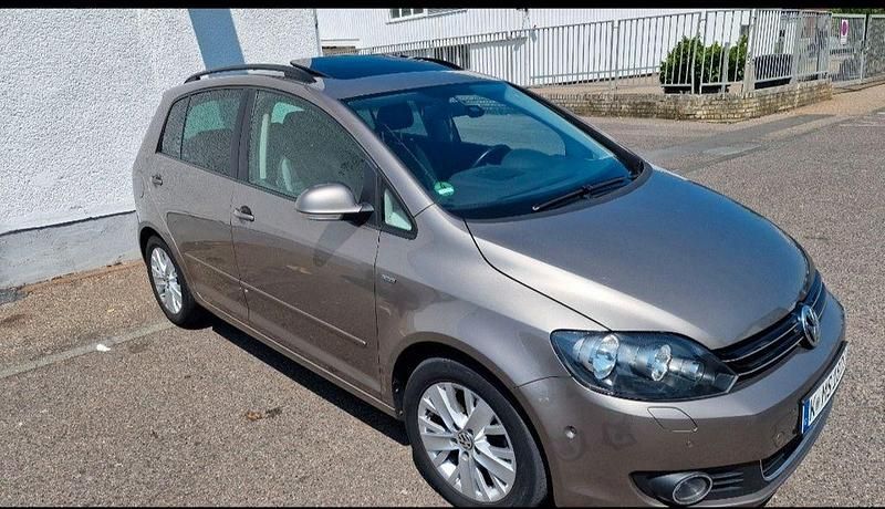 Gebraucht VW Golf Plus Cross Life 140 PS (102 kW) 2013 Gold Van / Kleinbus