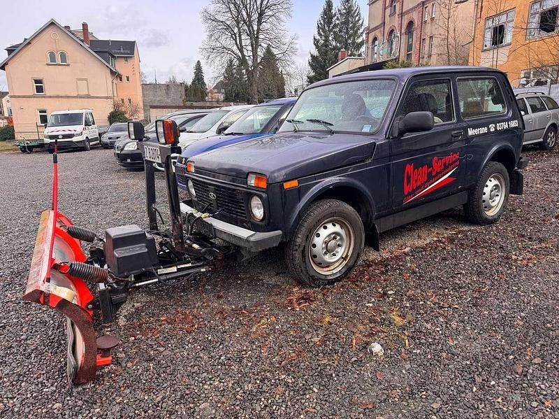 Gebraucht Lada niva 83 PS (61 kW) 2015 Blau SUV