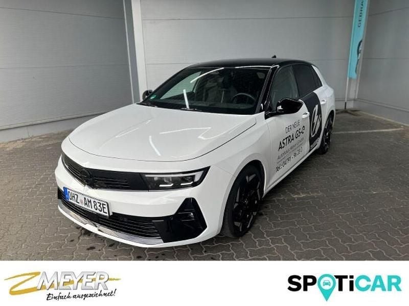 Jade weiss/arktis weiss Gebraucht 2023 Opel Astra GSe Limousine | 29.990 € (Fairer Preis) - Bild 1/4