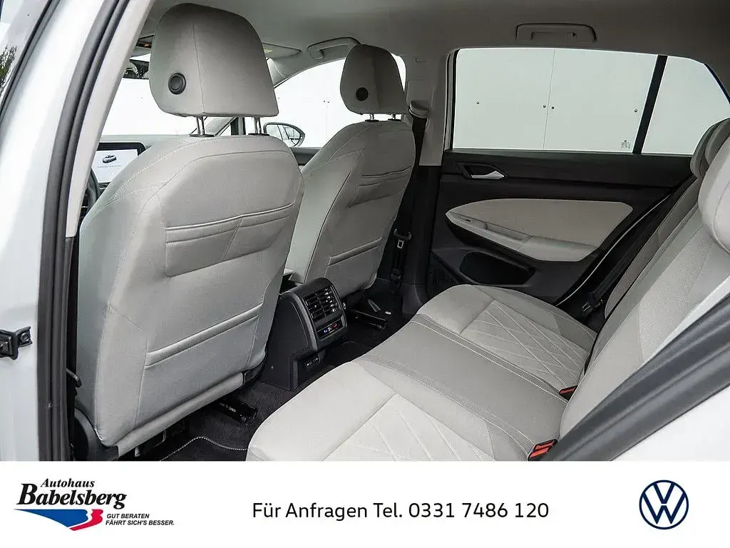Gebraucht VW Golf VIII Style 150 PS (110 kW) 2024 Weiß Limousine