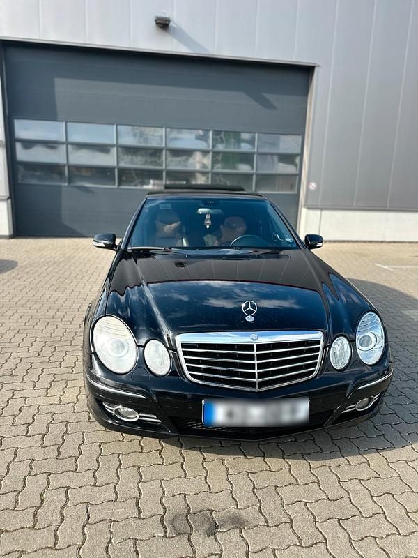 Gebraucht Mercedes E420 Avantgarde 314 PS (230 kW) 2006 Schwarz Limousine