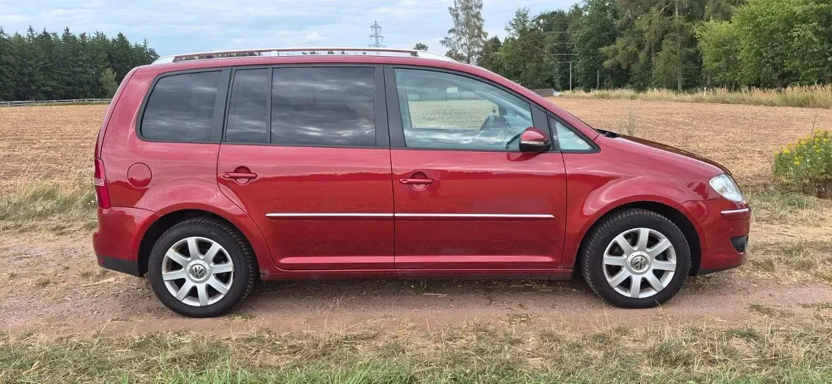 Gebraucht VW Touran Highline 140 PS (102 kW) 2009 Rot Van / Kleinbus