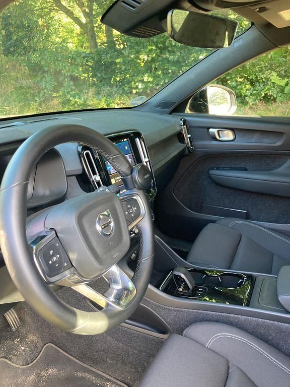 Gebraucht Volvo XC40 Core 169 kW (231 PS) 2023 Schwarz SUV