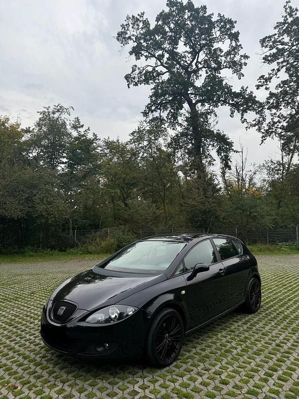 Schwarz Gebraucht 2008 Seat Leon Kleinwagen | 1.999 € (Fairer Preis) - Bild 1/4