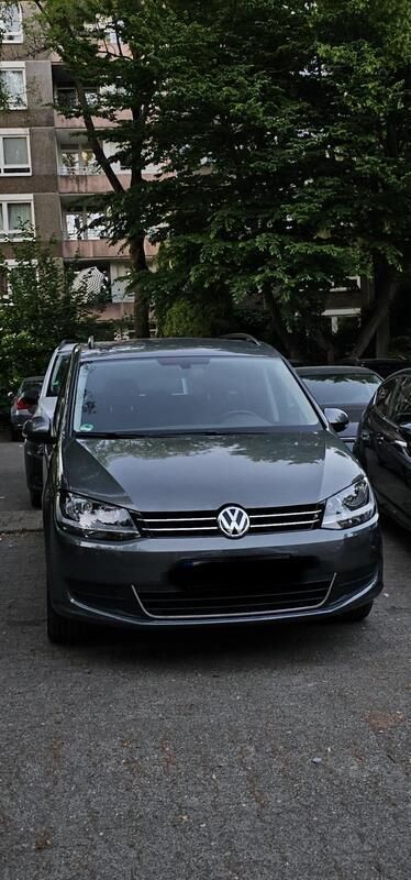 Grau Gebraucht 2015 VW Sharan Van / Kleinbus | 16.499 € (Guter Preis) - Bild 1/4