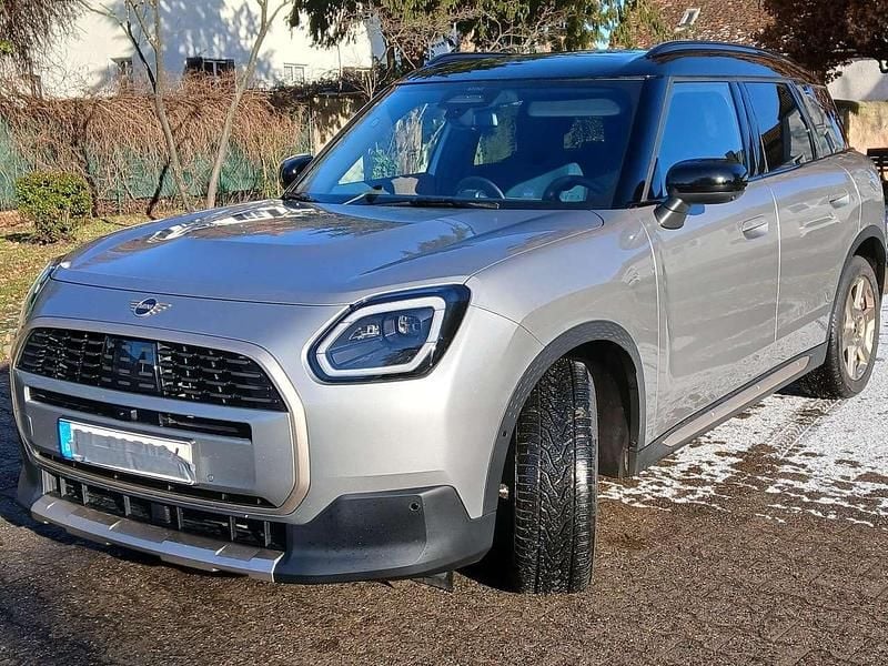 Silber Gebraucht 2024 Mini Countryman Favoured SUV | 31.750 € (Superpreis) - Bild 1/4