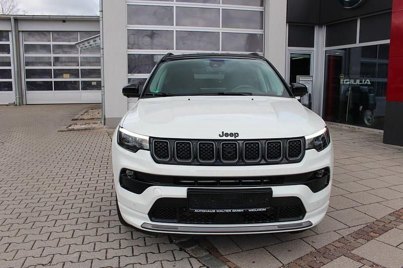 Gebraucht Jeep Compass 131 PS (96 kW) 2022 Alpine white (vr296) SUV