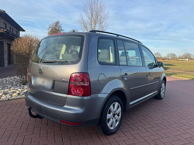 Gebraucht VW Touran 105 PS (77 kW) 2007 Grau Van / Kleinbus