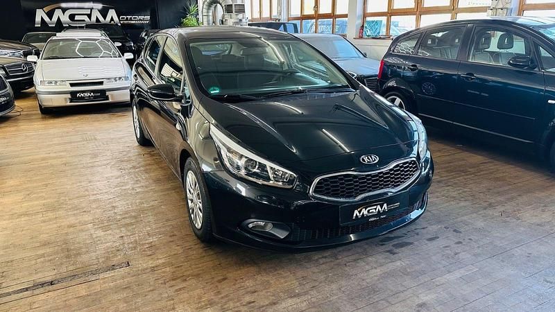 Usata Kia Ceed 99 CV (72 kW) 2014 Nero Utilitaria