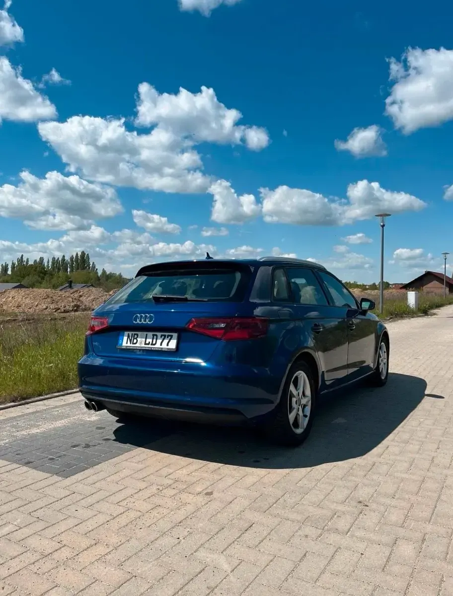 Gebraucht Audi A3 Sportback 147 PS (108 kW) 2014 Blau Kleinwagen
