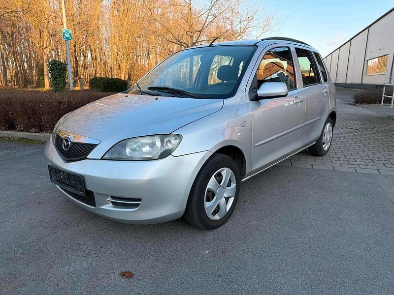 Grau Gebraucht 2004 Mazda 2 Limousine | 999 € (Guter Preis) - Bild 1/4