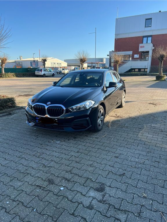 Schwarz Gebraucht 2021 BMW 118 Kleinwagen | 14.300 € (Superpreis) - Bild 1/4