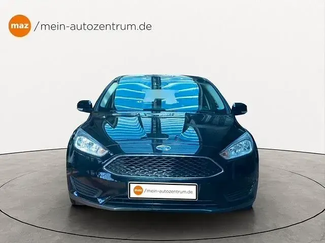 Usata Ford Focus Trend 101 CV (74 kW) 2016 Nero Berlina
