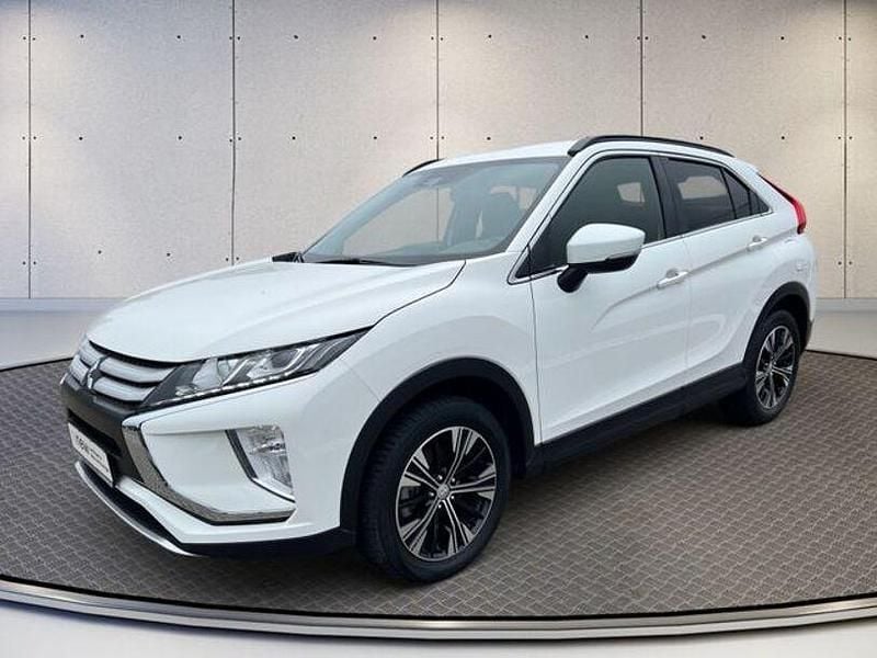 Weiß Gebraucht 2021 Mitsubishi Eclipse Cross Spirit SUV | 21.780 € (Fairer Preis) - Bild 1/4