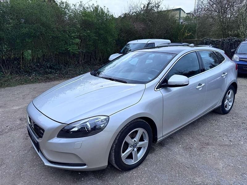 Gebraucht Volvo V40 114 PS (83 kW) 2012 Silber Kleinwagen