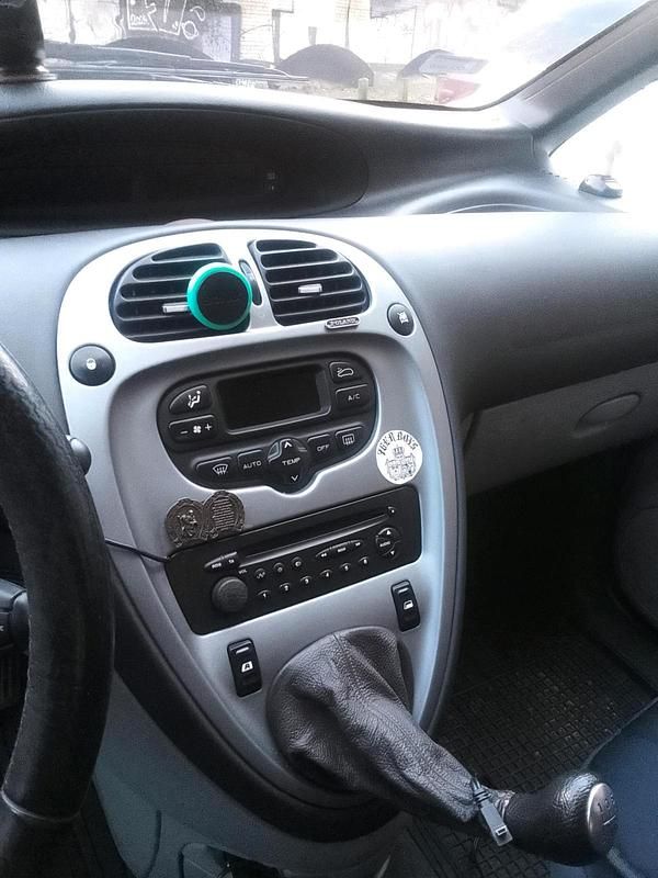 Gebraucht Citroën Xsara 115 PS (84 kW) 2003 Silber Van / Kleinbus