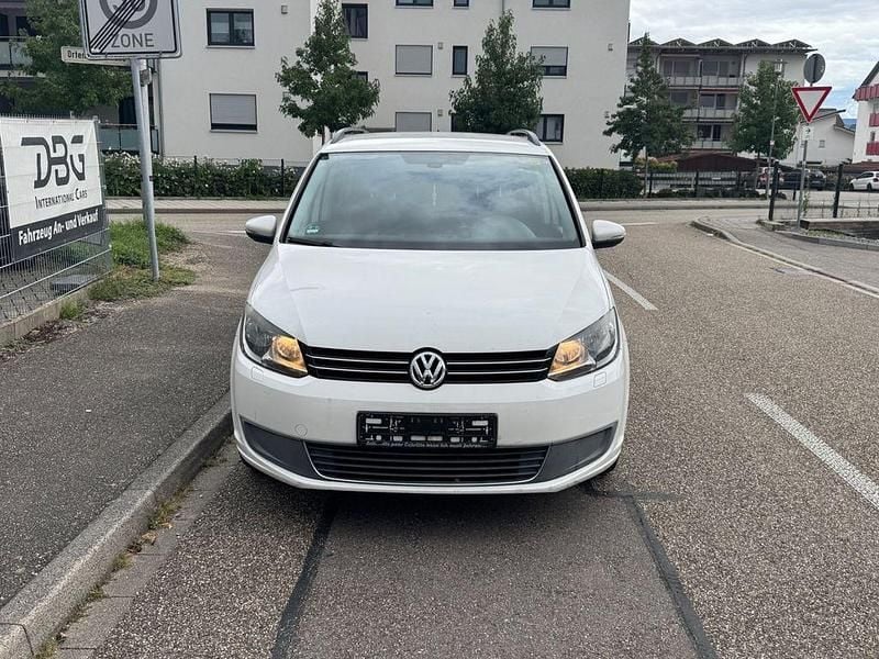 Weiß Gebraucht 2011 VW Touran Comfortline Van / Kleinbus | 4.990 € (Guter Preis) - Bild 1/4