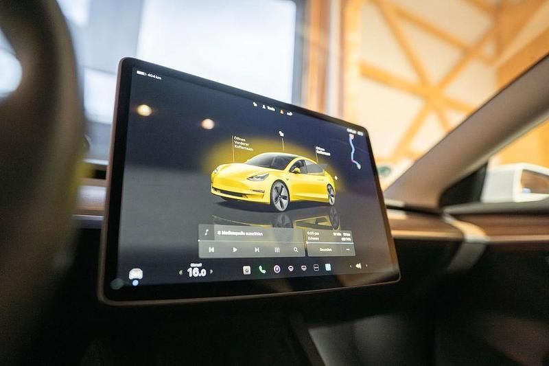 Gebraucht Tesla Model 3 366 kW (498 PS) 2022 Weiß Limousine