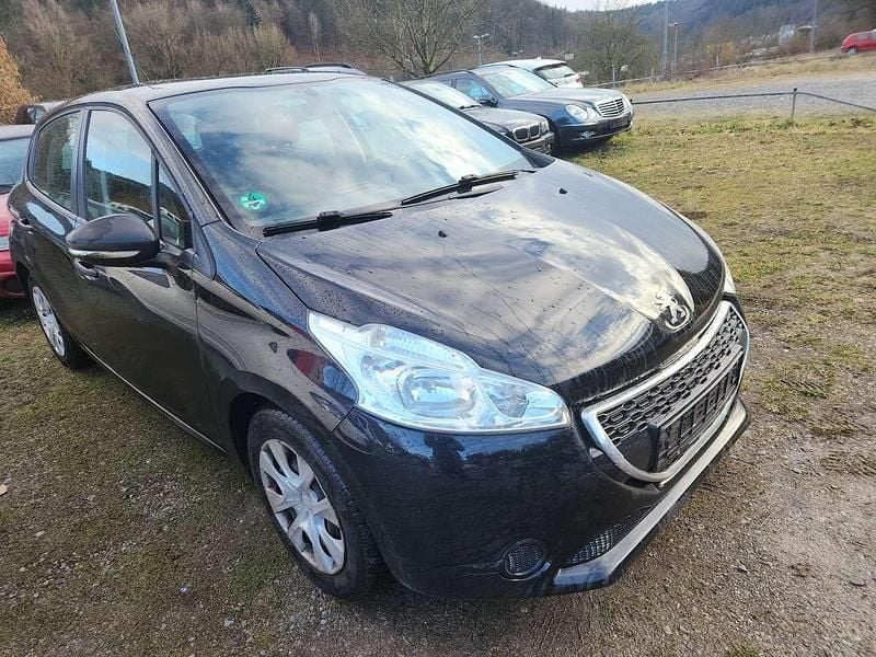 Gebraucht Peugeot 208 Active 68 PS (50 kW) 2014 Schwarz Kleinwagen