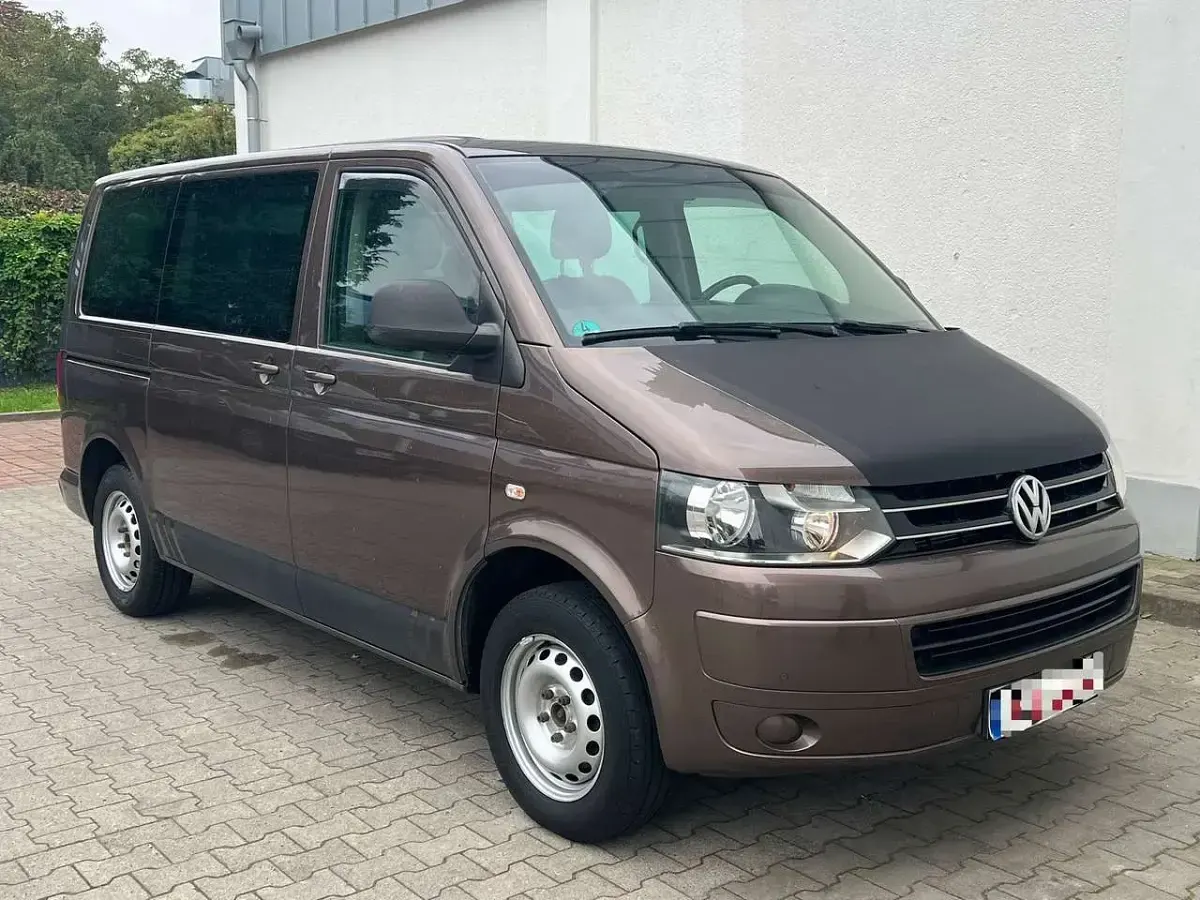 Gebraucht VW Caravelle Highline 140 PS (102 kW) 2015 Toffee/graciosabraun Van