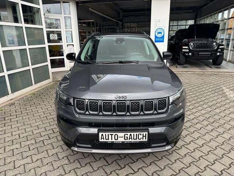 Gebraucht Jeep Compass 131 PS (96 kW) 2024 Grau SUV