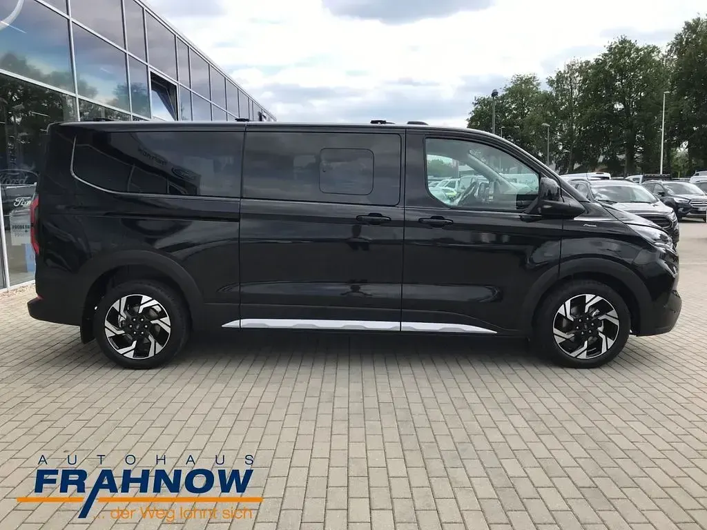 Neu Ford Tourneo Active 170 PS (125 kW) 2026 Schwarz Van / Kleinbus