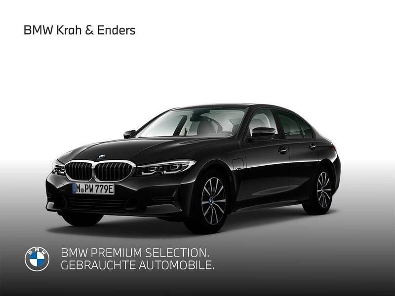 Schwarz Gebraucht 2021 BMW 330e Sport Line Limousine | 27.490 € (Guter Preis) - Bild 1/4