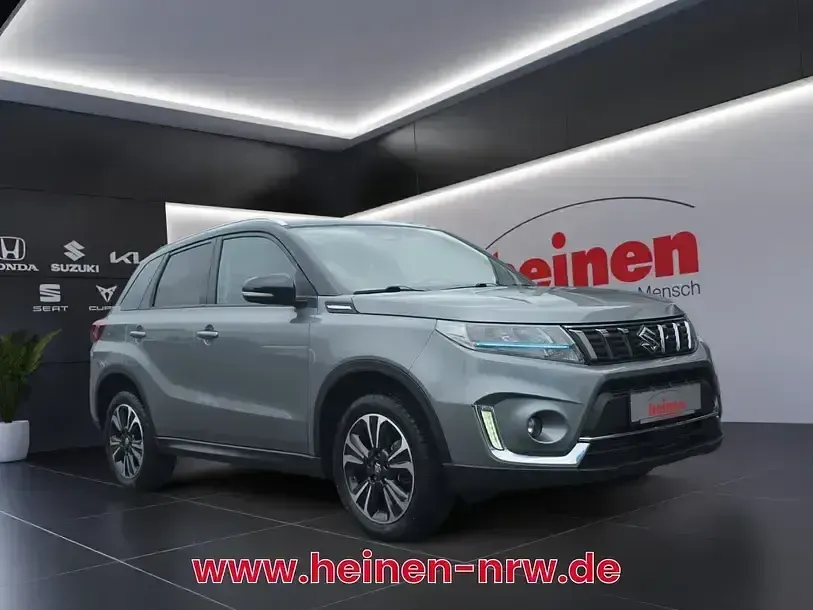 Gebraucht Suzuki Vitara Comfort 129 PS (94 kW) 2022 Galactic graycosmic black SUV