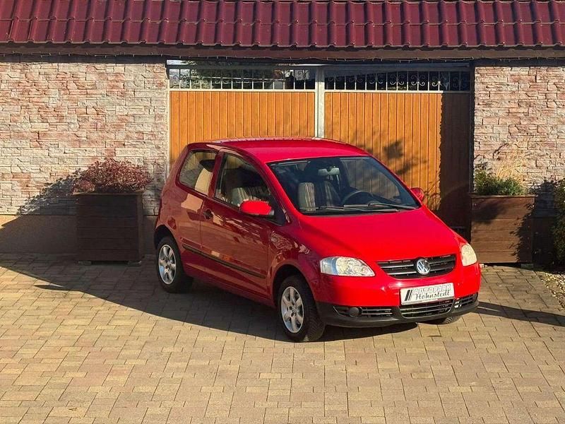 Gebraucht VW Fox Basis 54 PS (39 kW) 2007 Rot Kleinwagen