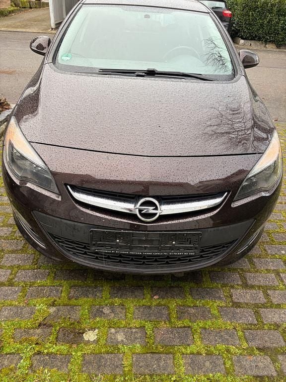 Gebraucht Opel Astra Active 140 PS (102 kW) 2013 Braun Limousine