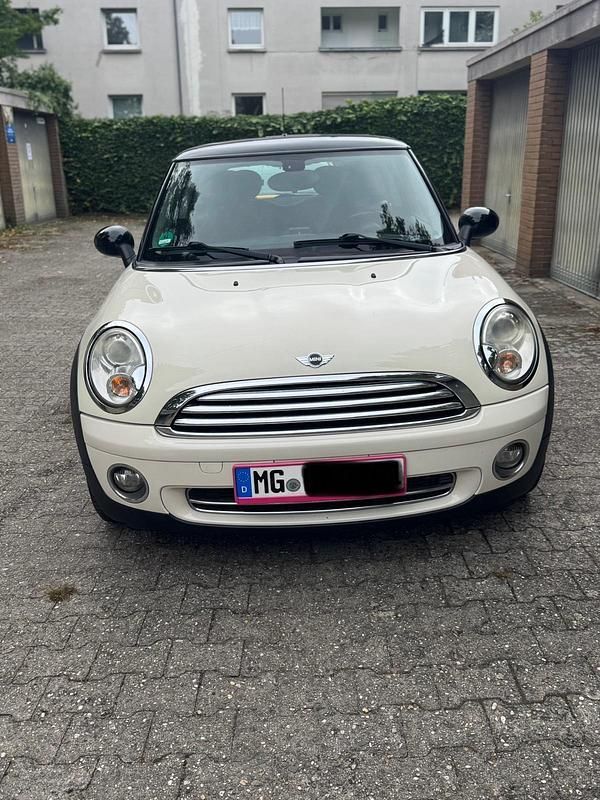 Weiß Gebraucht 2010 Mini Cooper Kleinwagen | 4.500 € (Guter Preis) - Bild 1/4