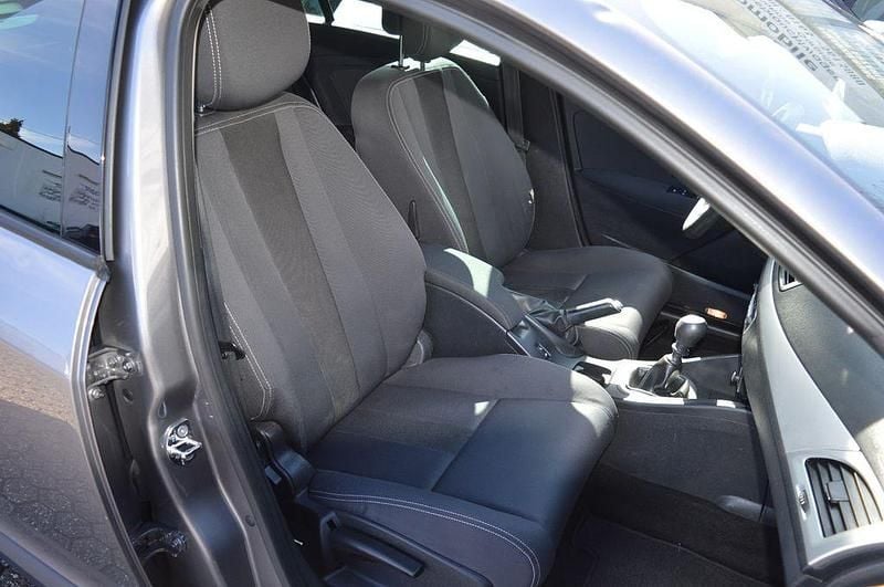 Gebraucht Renault Mégane III Dynamique 131 PS (96 kW) 2011 Grau Limousine