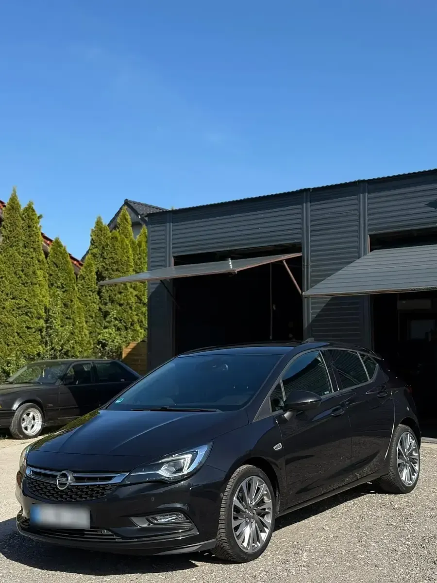 Second-hand Opel Astra 140 CP (102 kW) 2016 Negru Berlinǎ