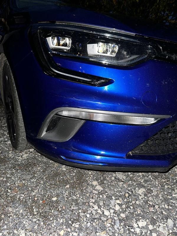 Blau Gebraucht 2016 Renault Mégane GrandTour GT Kombi | 14.000 € - Bild 1/4