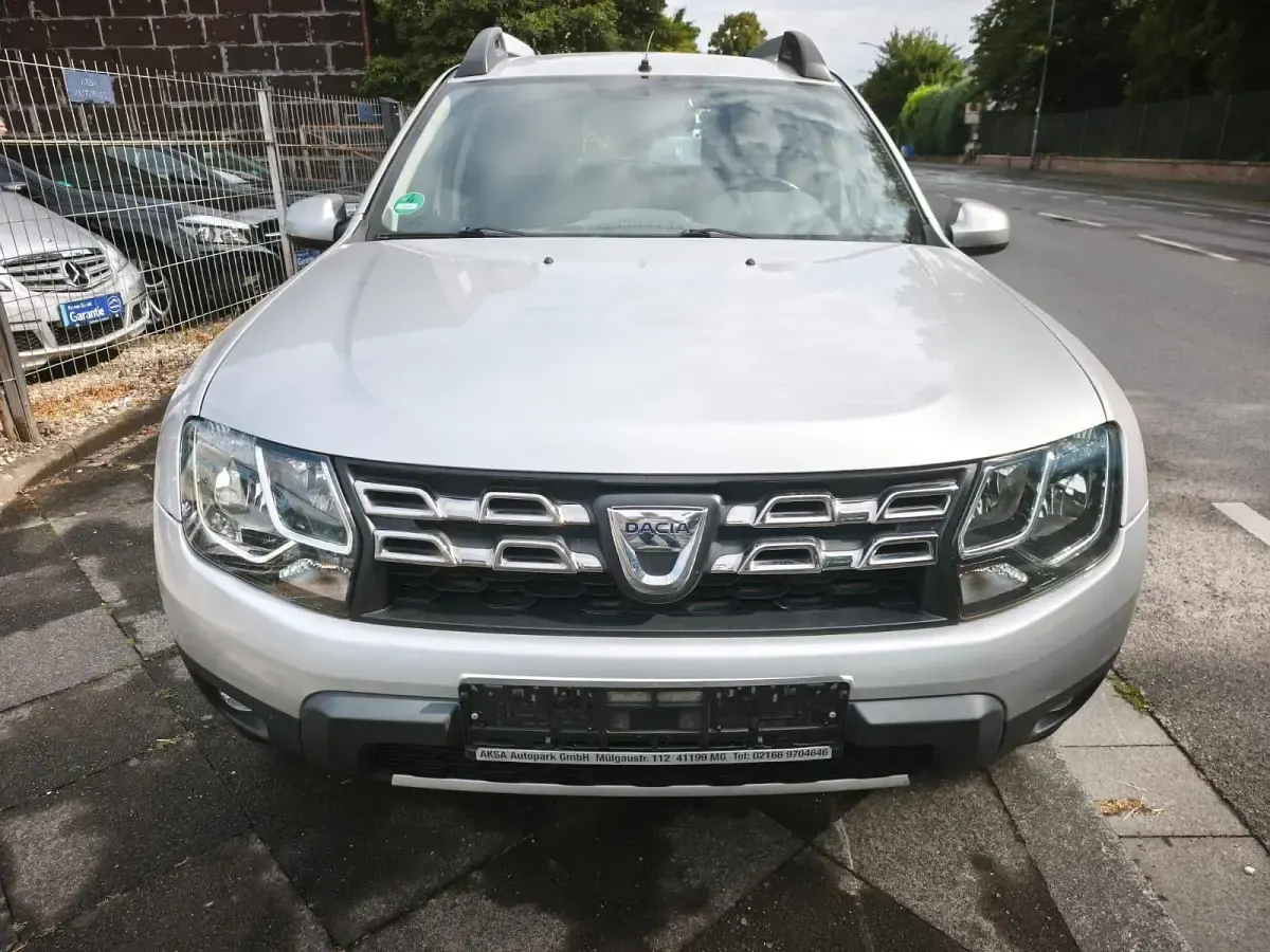 Gebraucht Dacia Duster Prestige 125 PS (91 kW) 2014 Silber SUV