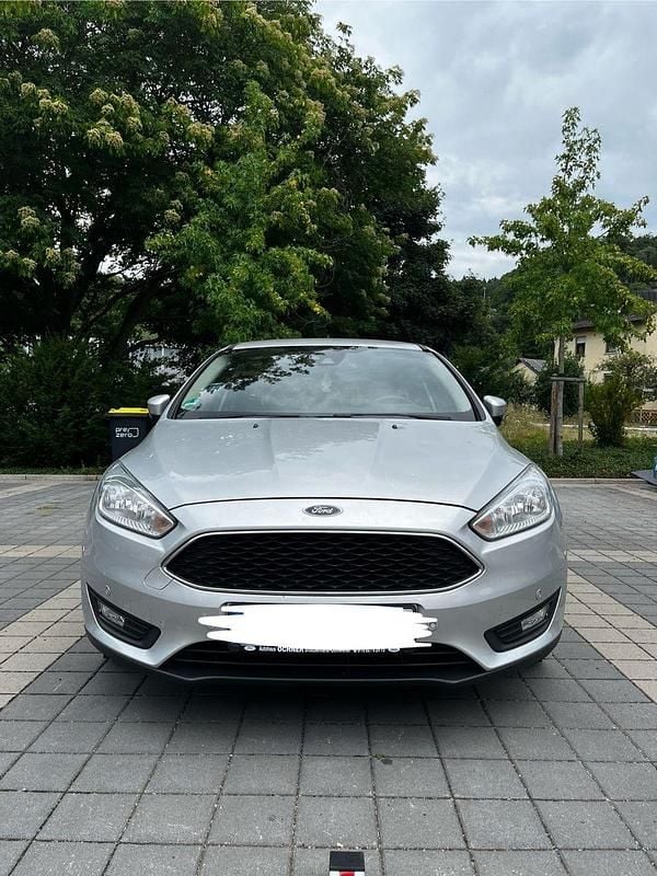 Silber Gebraucht 2018 Ford Focus Business Edition Kombi | 7.900 € (Fairer Preis) - Bild 1/4