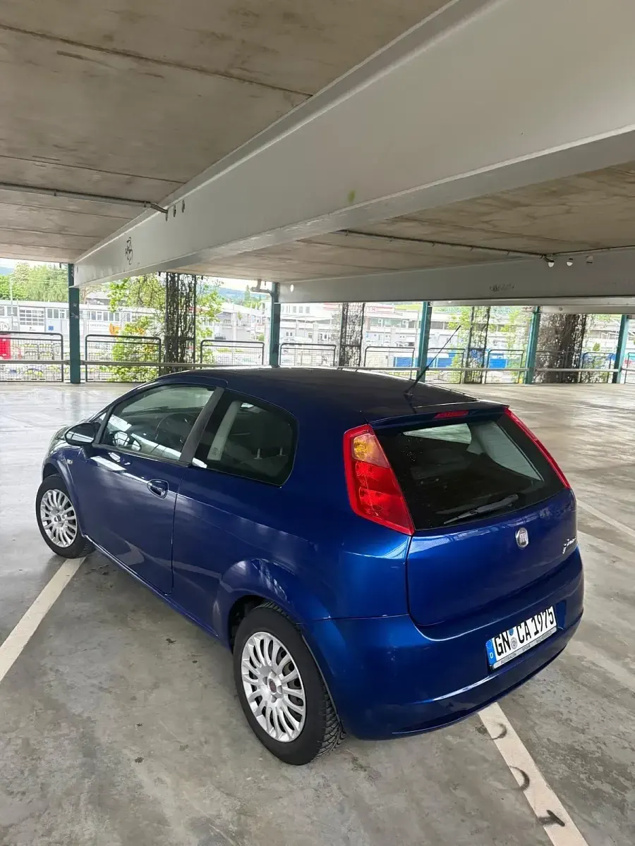 Gebraucht Fiat Punto 77 PS (56 kW) 2009 Blau Kleinwagen