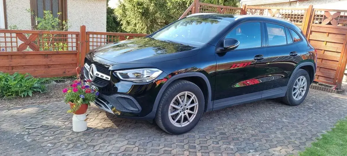 Second-hand Mercedes E250 218 CP (160 kW) 2022 Negru SUV