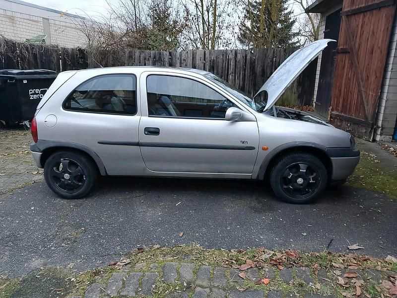 Gebraucht Opel Corsa 54 PS (39 kW) 2000 Silber Kleinwagen