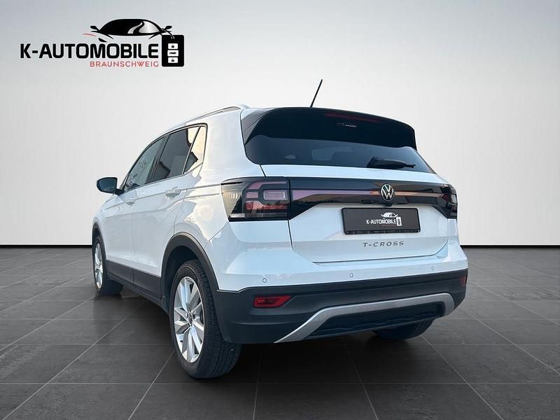 Gebraucht VW T-Cross IQ Drive 110 PS (80 kW) 2023 Weiß SUV