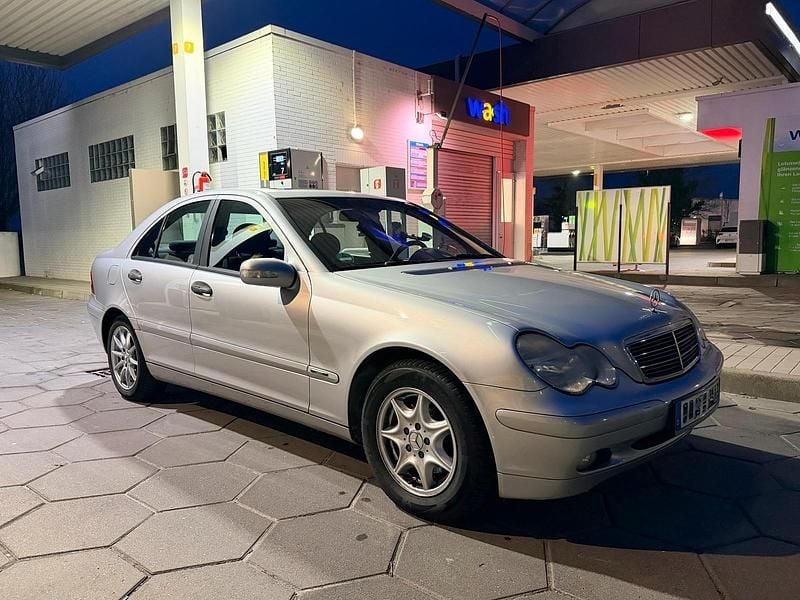 Gebraucht Mercedes C180 143 PS (105 kW) 2003 Grau Limousine