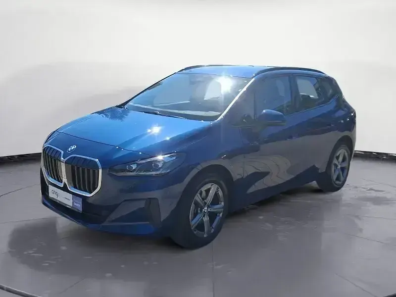 Gebraucht BMW 220 Active Tourer 170 PS (125 kW) 2025 Van / Kleinbus