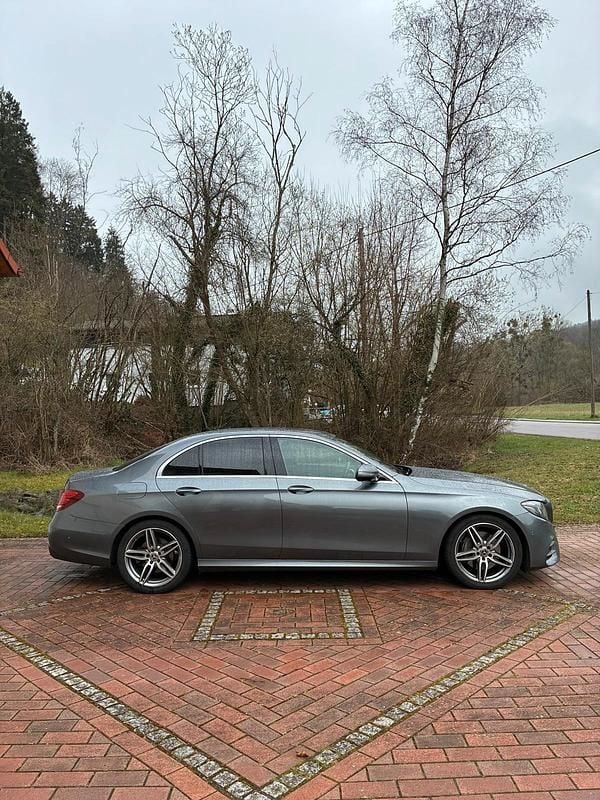 Gebraucht Mercedes E350 AMG line 258 PS (189 kW) 2017 Grau Limousine